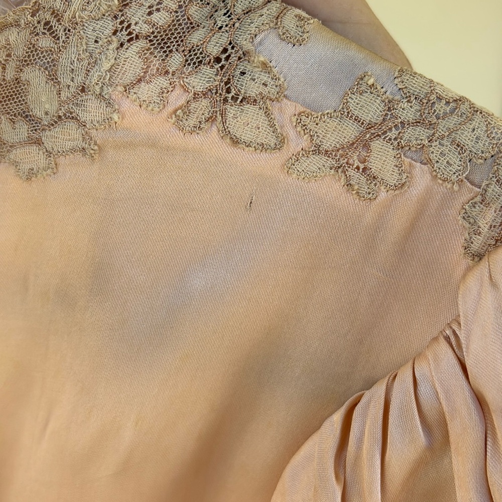 Vintage Peach Satin Gown/Robe - Picture 8 of 8